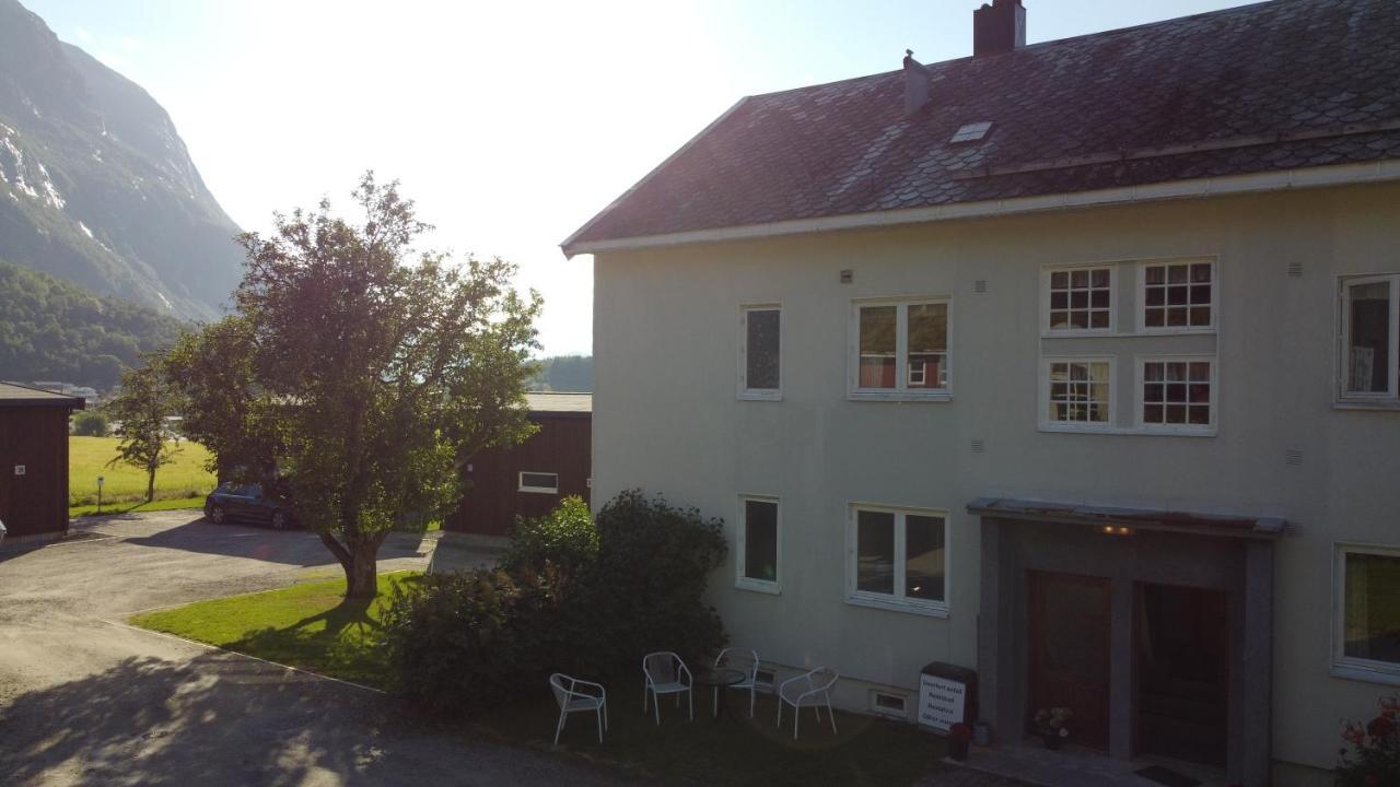 Andalsnes Hostel Exterior photo