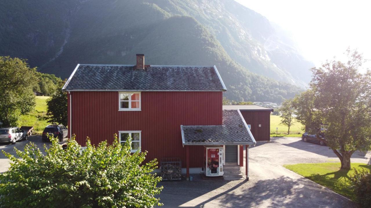 Andalsnes Hostel Exterior photo